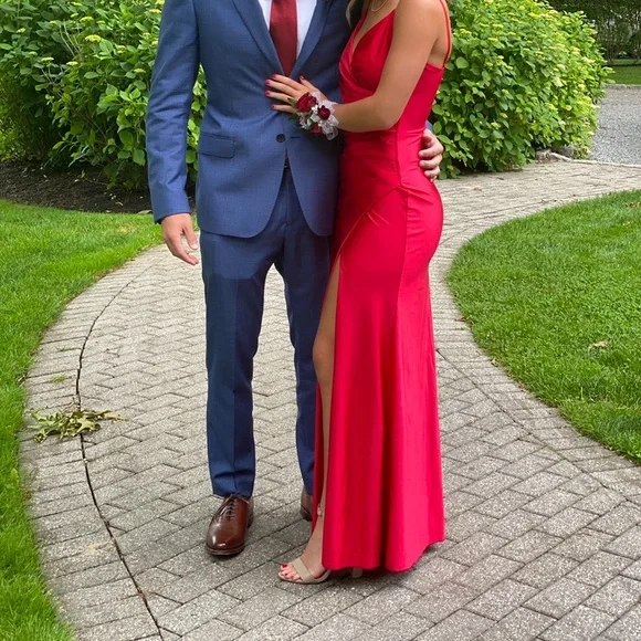 open lace back dress Elegant Red V-Neck Overskirt Lace Applique Prom Dresses main image 1